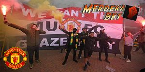 Fans MU Masuk Stadion Maka Pertandingan Di Tunda